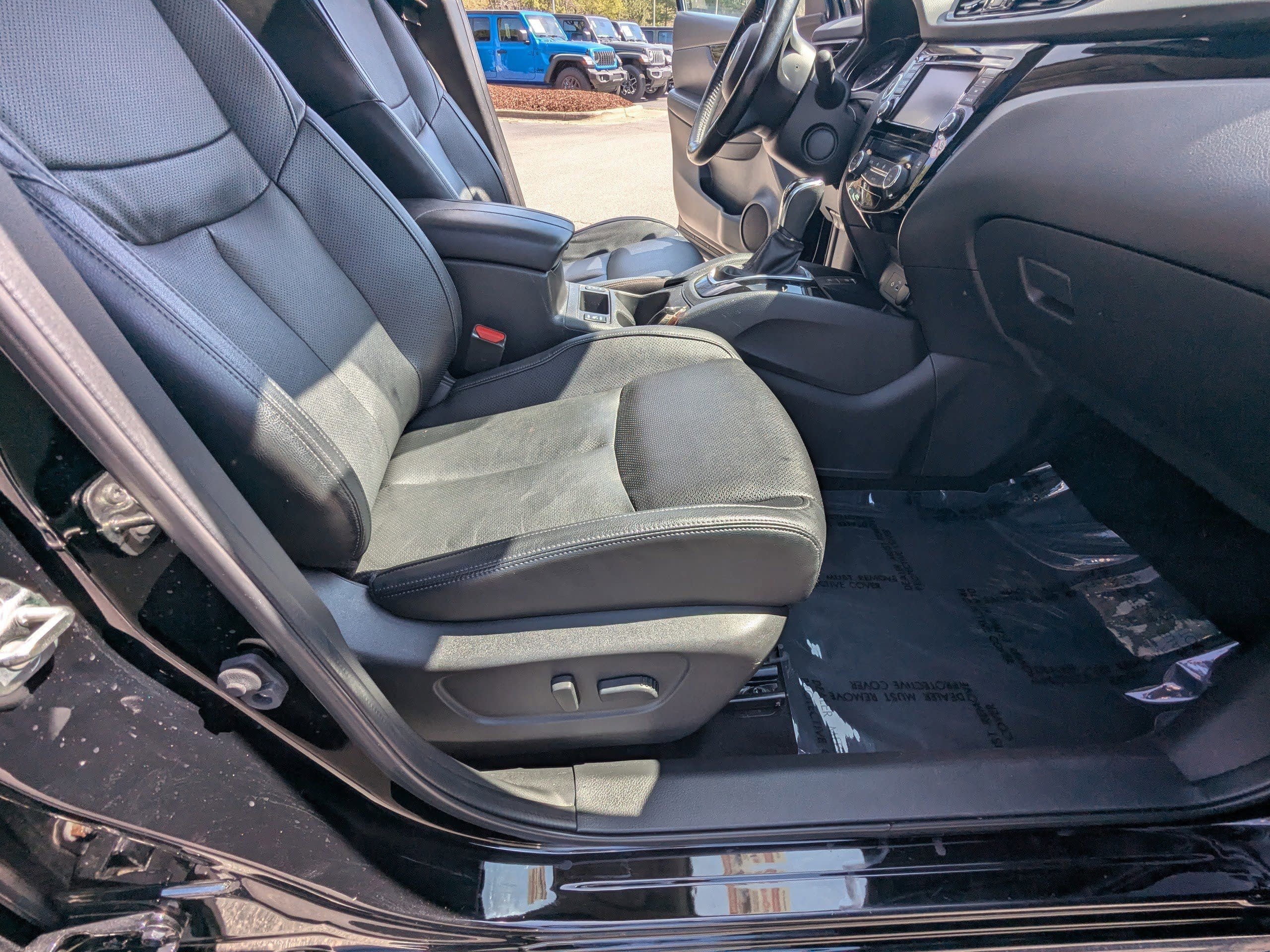 Used 2022 Nissan Rogue Sport SL w/ Premium Package AWD/4WD image 14
