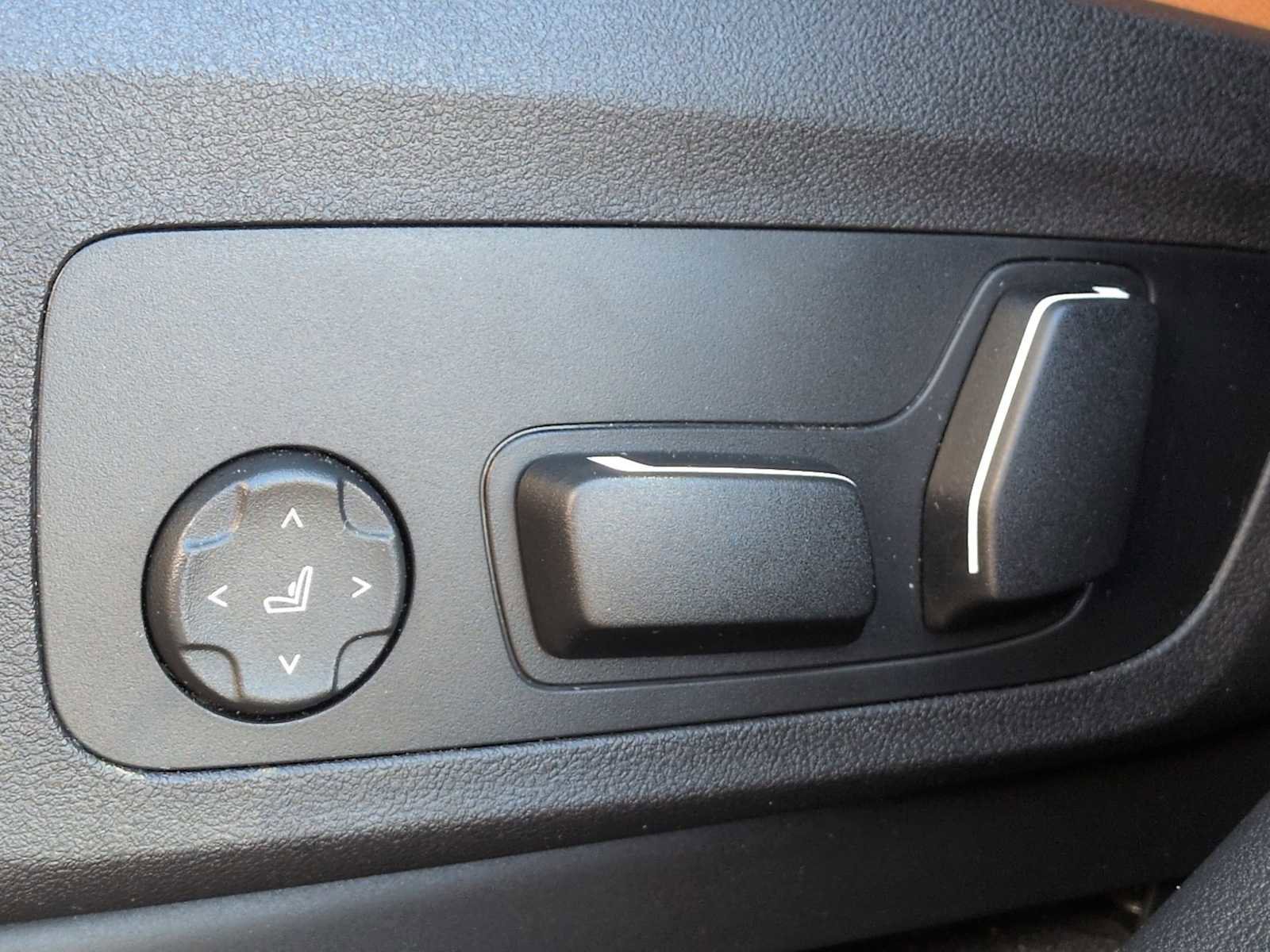 Certified 2024 BMW X3 xDrive30i w/ Premium Package image 17