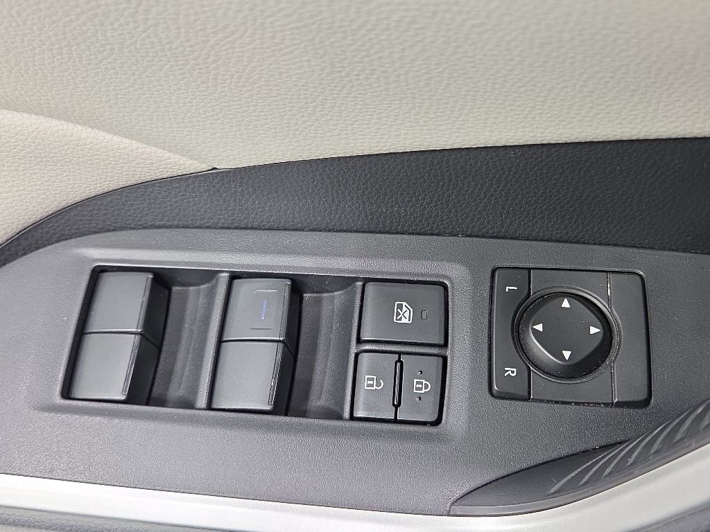 Used 2019 Toyota RAV4 XLE w/ Convenience Package AWD/4WD image 29