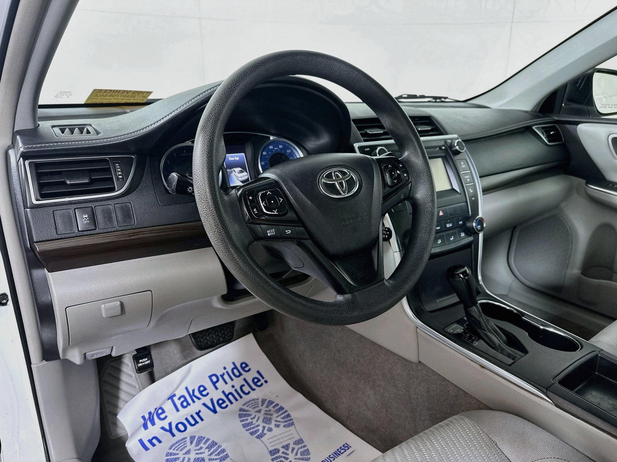 Used 2016 Toyota Camry LE FWD image 9