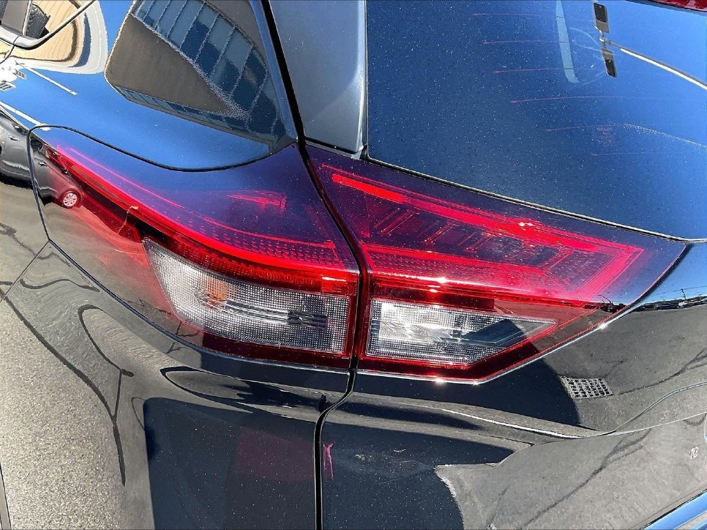Certified 2023 Nissan Rogue SV AWD/4WD image 33