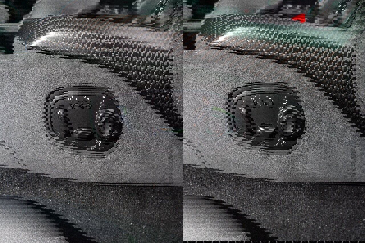 Used 2023 Aston Martin V8 Vantage Coupe image 42