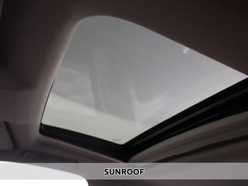 Used 2024 Honda Civic EX-L image 3