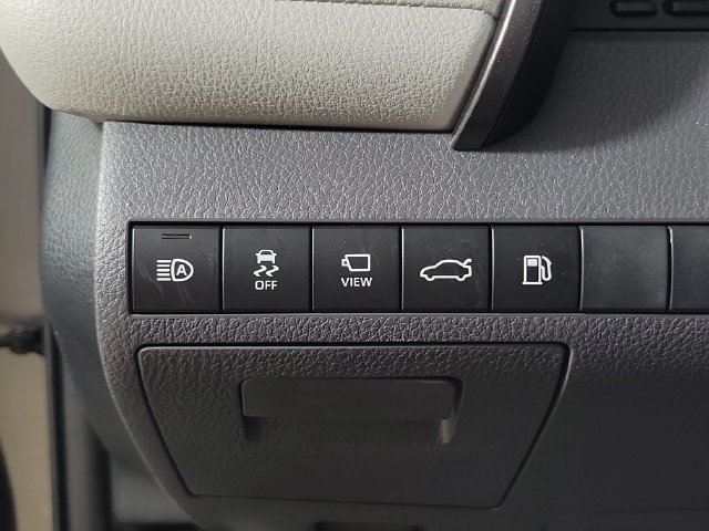 Used 2018 Toyota Camry XLE w/ Audio Package FWD image 24