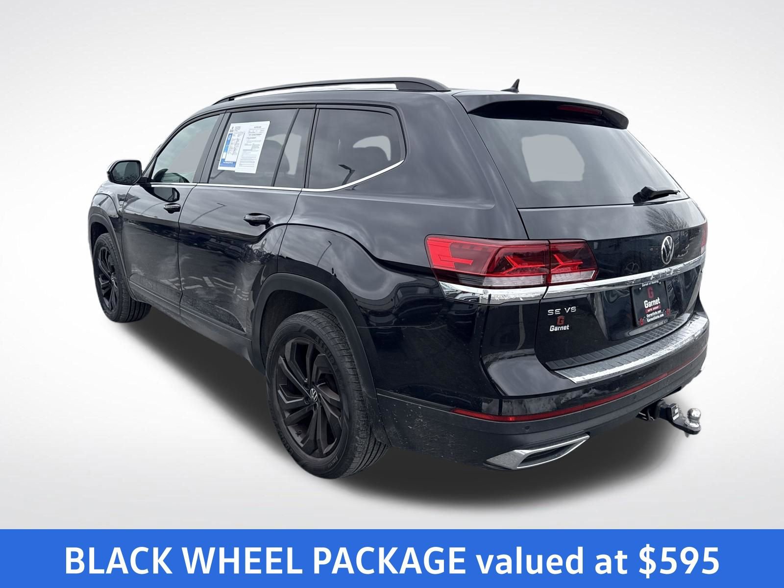 Certified 2023 Volkswagen Atlas SE w/ Black Wheel Package image 3