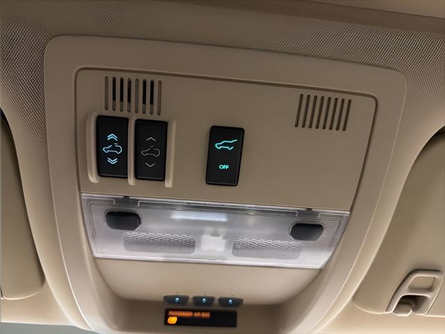 Used 2011 Chevrolet Tahoe LTZ AWD/4WD image 26