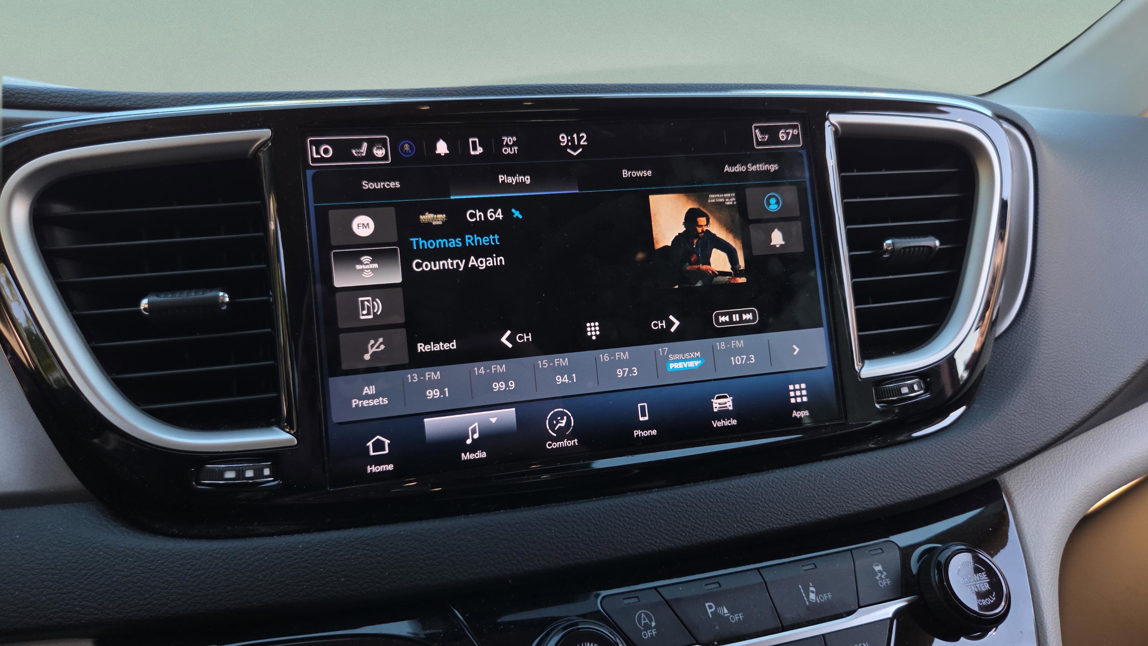Used 2023 Chrysler Pacifica Touring-L FWD image 18