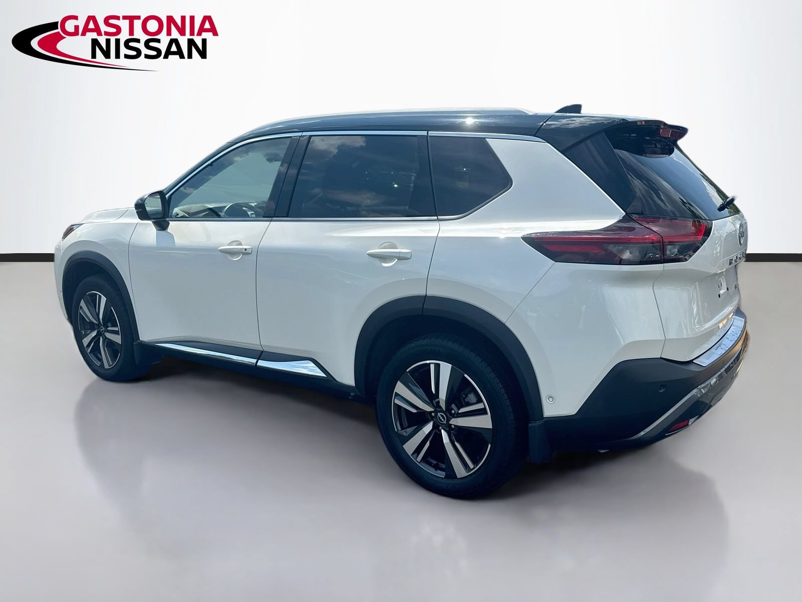 Used 2023 Nissan Rogue SL w/ SL Premium Package AWD/4WD image 6