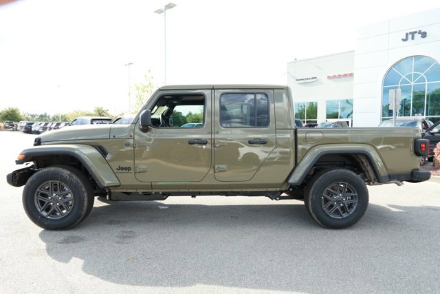New 2026 Jeep Gladiator Sport image 11