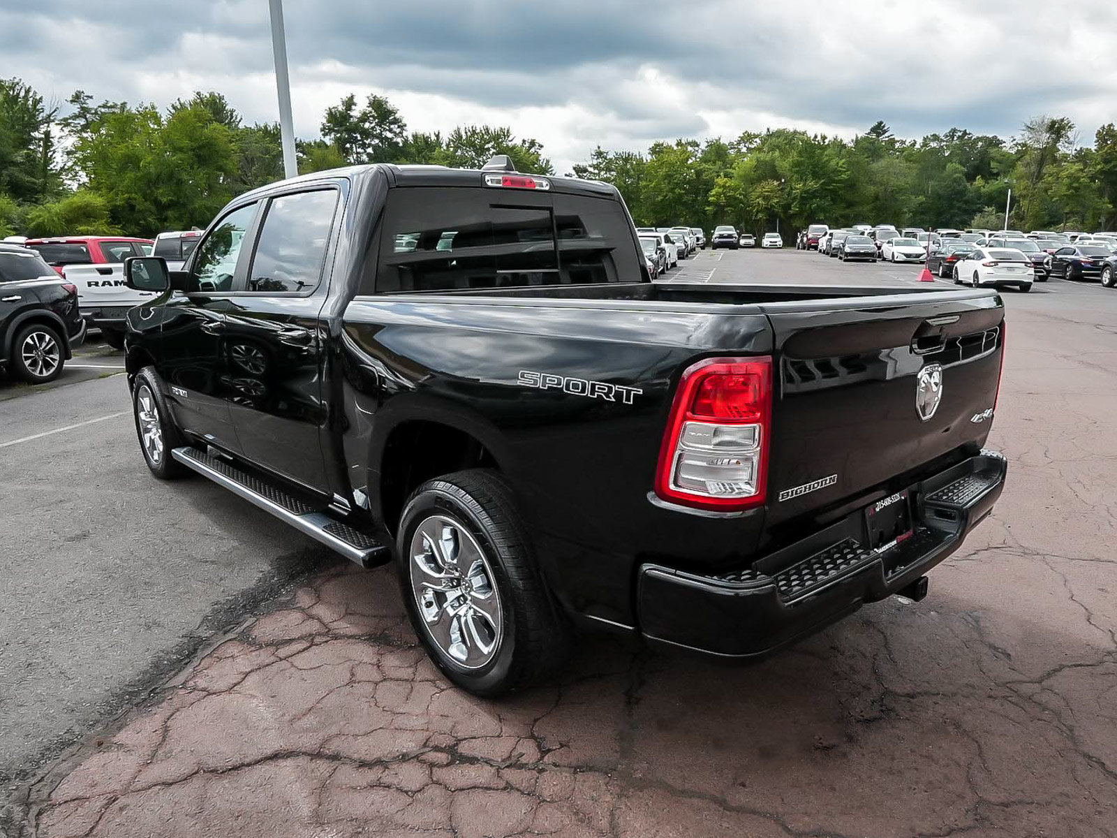 Used 2023 RAM 1500 Big Horn AWD/4WD image 4