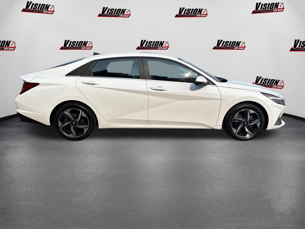 Used 2023 Hyundai Elantra Limited w/ Cargo Package FWD image 4