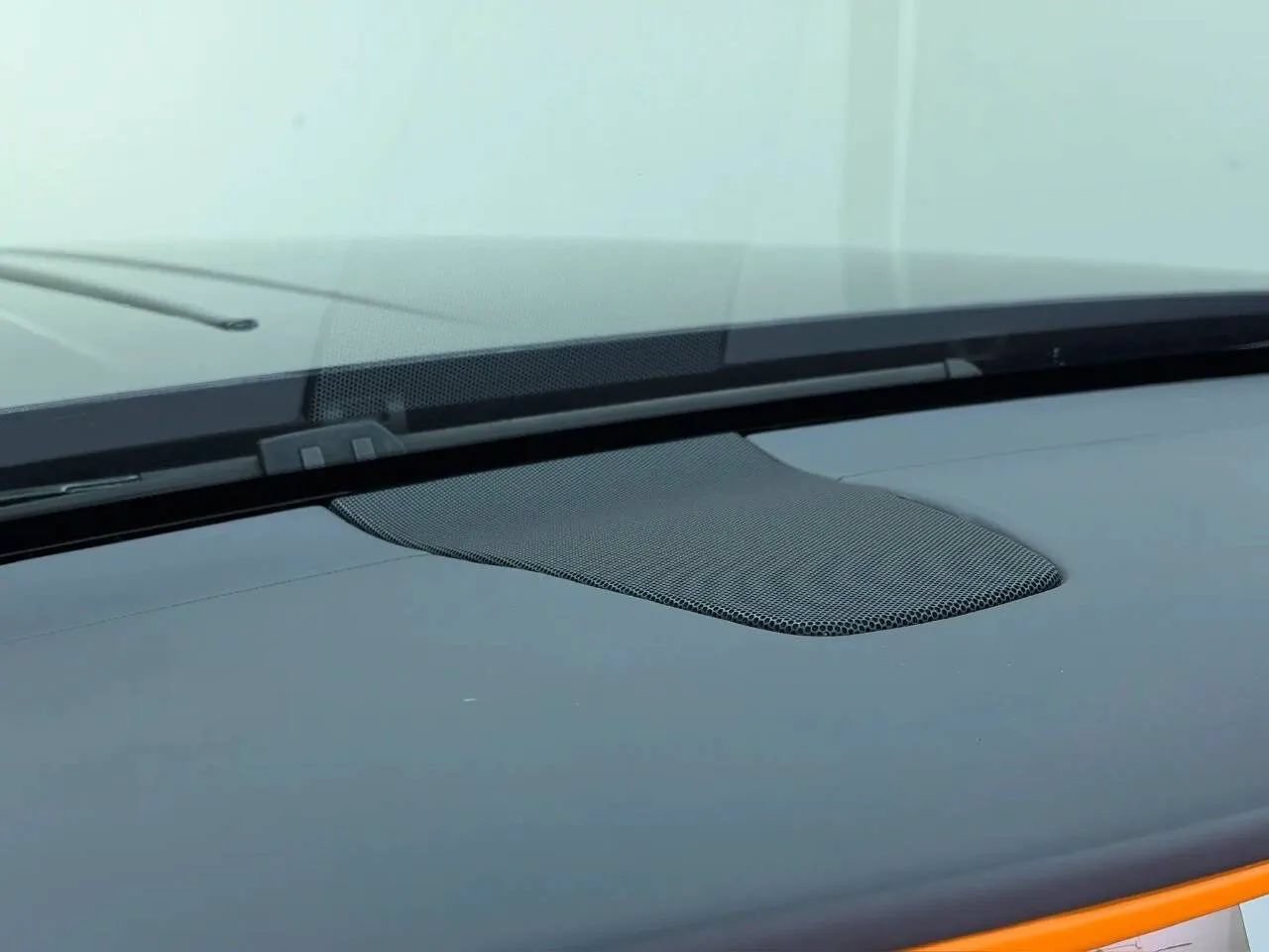 Used 2017 Rolls-Royce Dawn RWD image 31