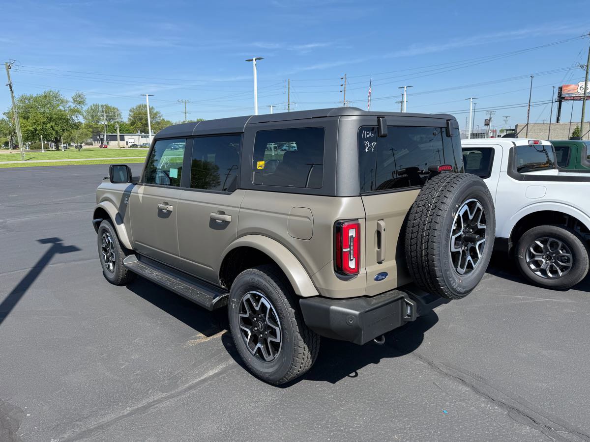 New 2025 Ford Bronco Outer Banks w/ Matte Film Protection Package image 4