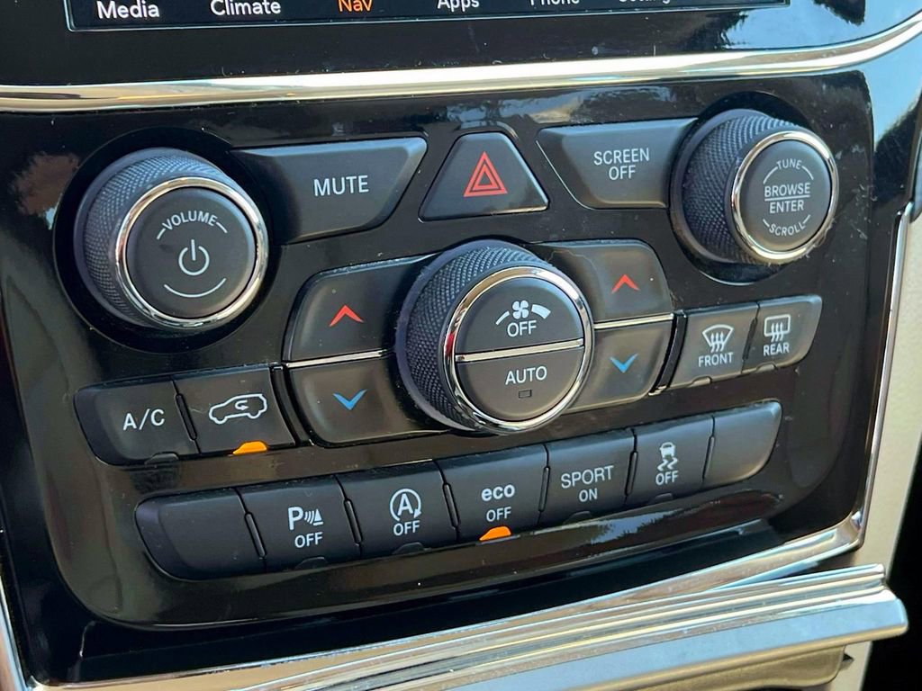 Certified 2022 Jeep Grand Cherokee Laredo E image 28