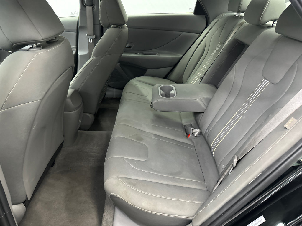 Used 2025 Hyundai Elantra SEL FWD image 19