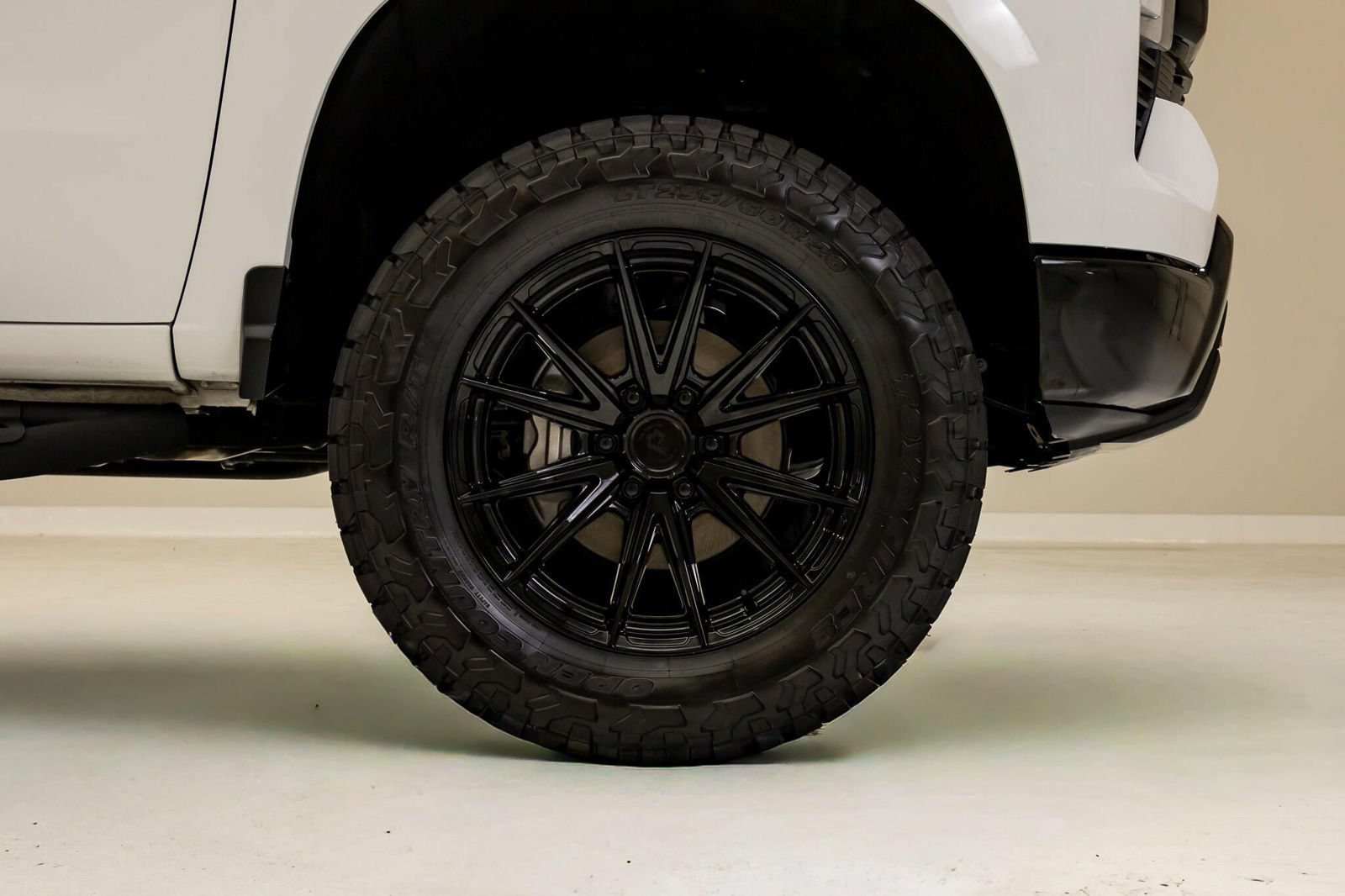 Used 2022 Chevrolet Silverado 1500 LT Trail Boss w/ LT Trail Boss Premium Package AWD/4WD image 12