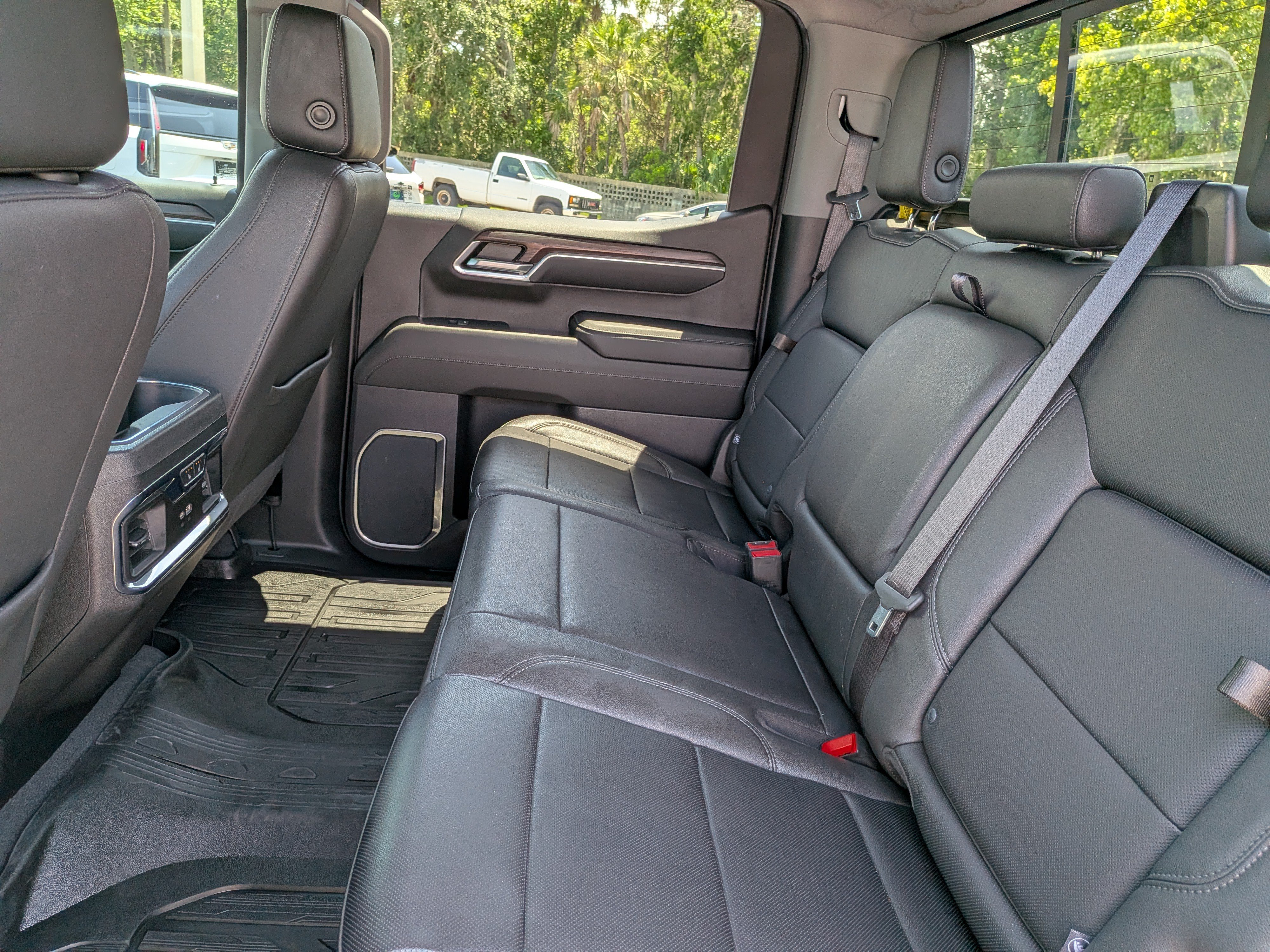 Certified 2022 GMC Sierra 1500 SLT w/ SLT Convenience Package AWD/4WD image 17