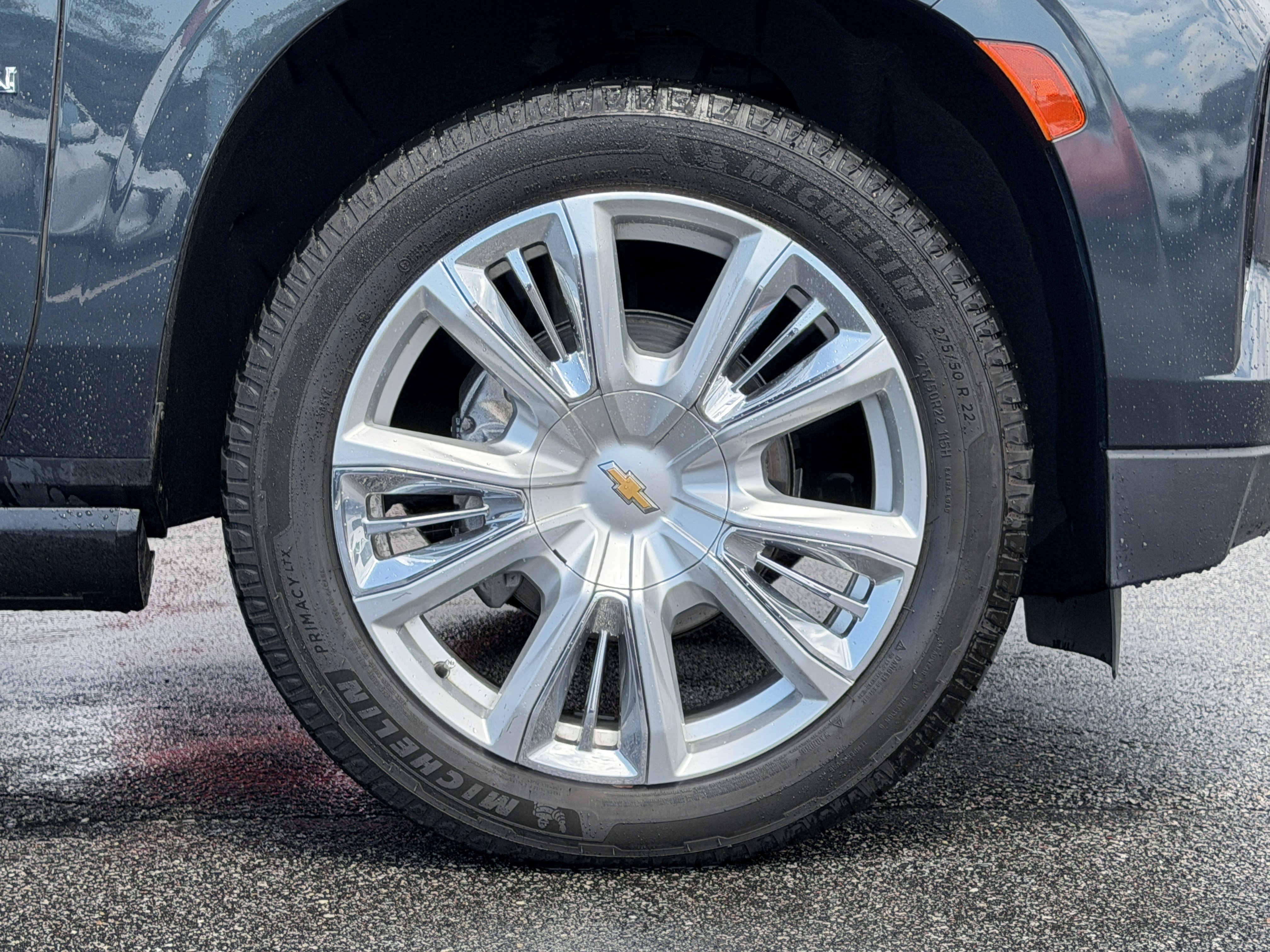 Used 2022 Chevrolet Suburban High Country AWD/4WD image 13