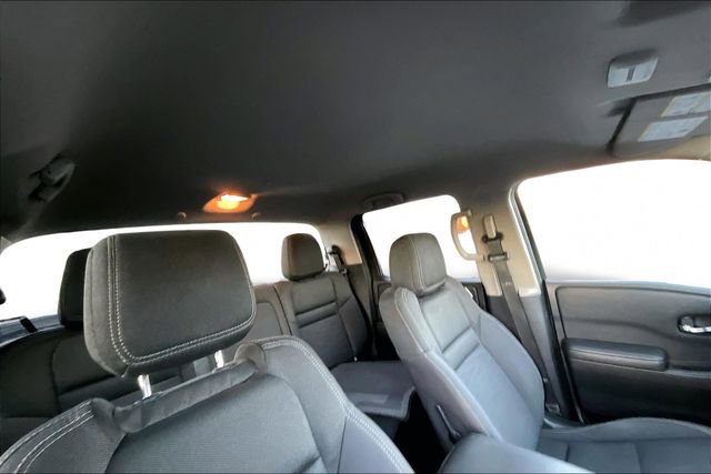 Used 2023 Nissan Frontier SV image 19