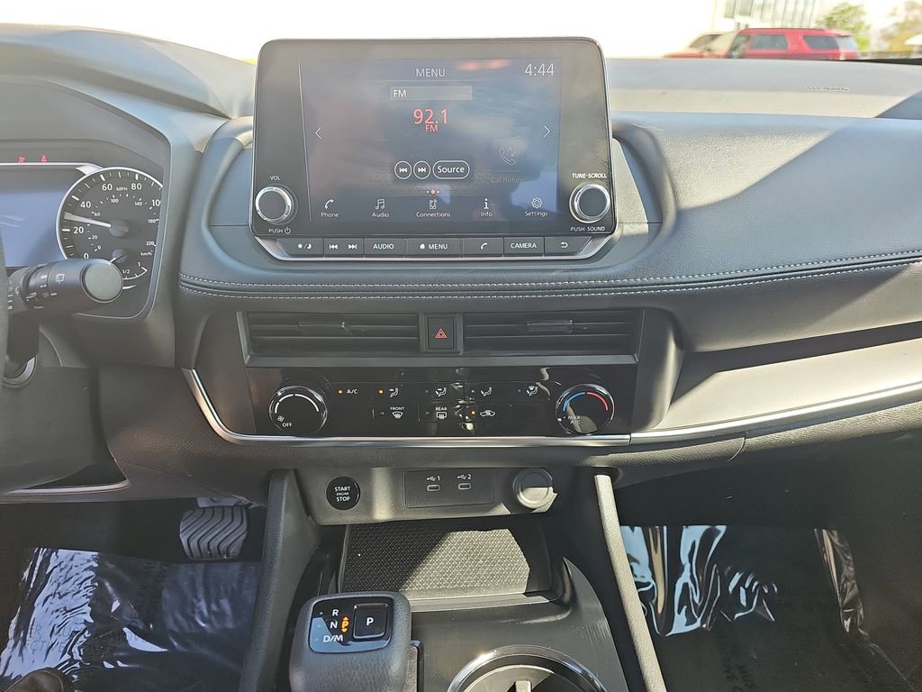 Used 2024 Nissan Rogue S AWD/4WD image 23