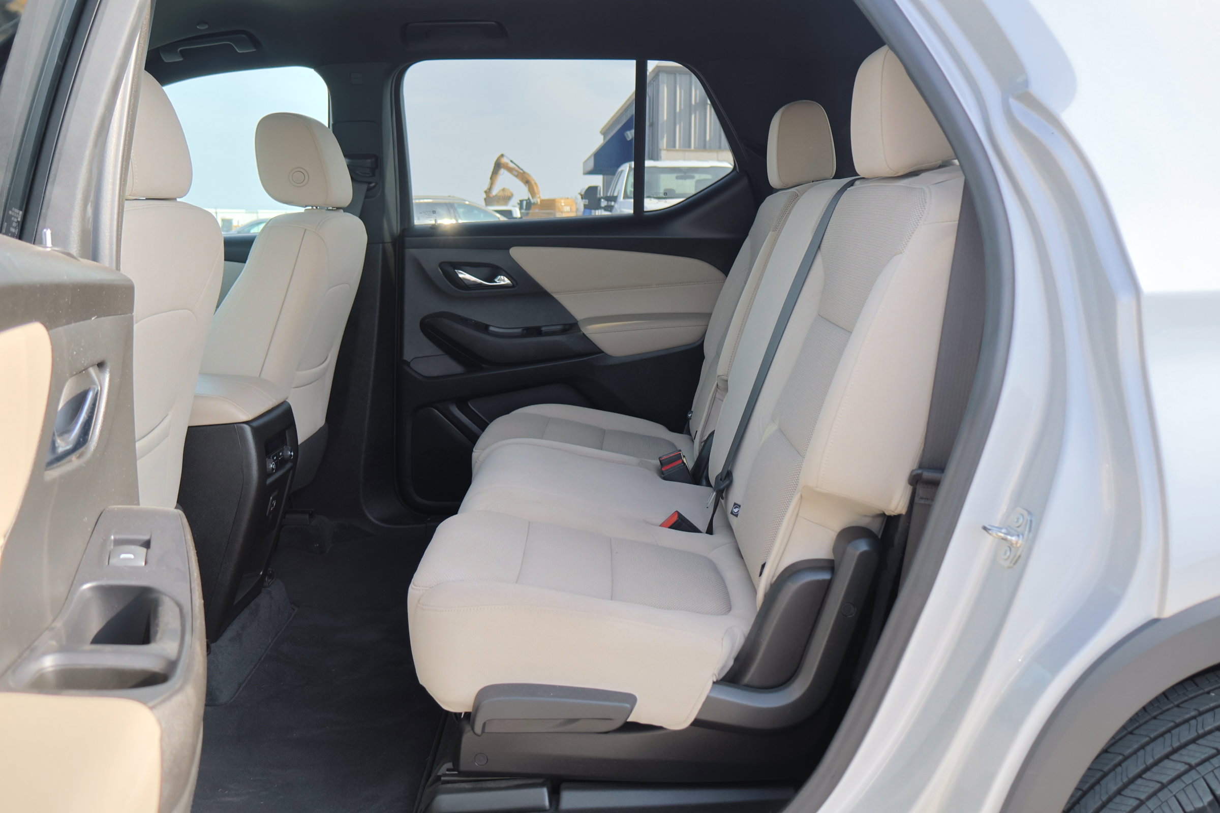 Used 2022 Chevrolet Traverse LS w/ LPO, Cargo Package image 29