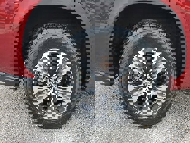 Used 2023 Toyota Highlander XLE image 5