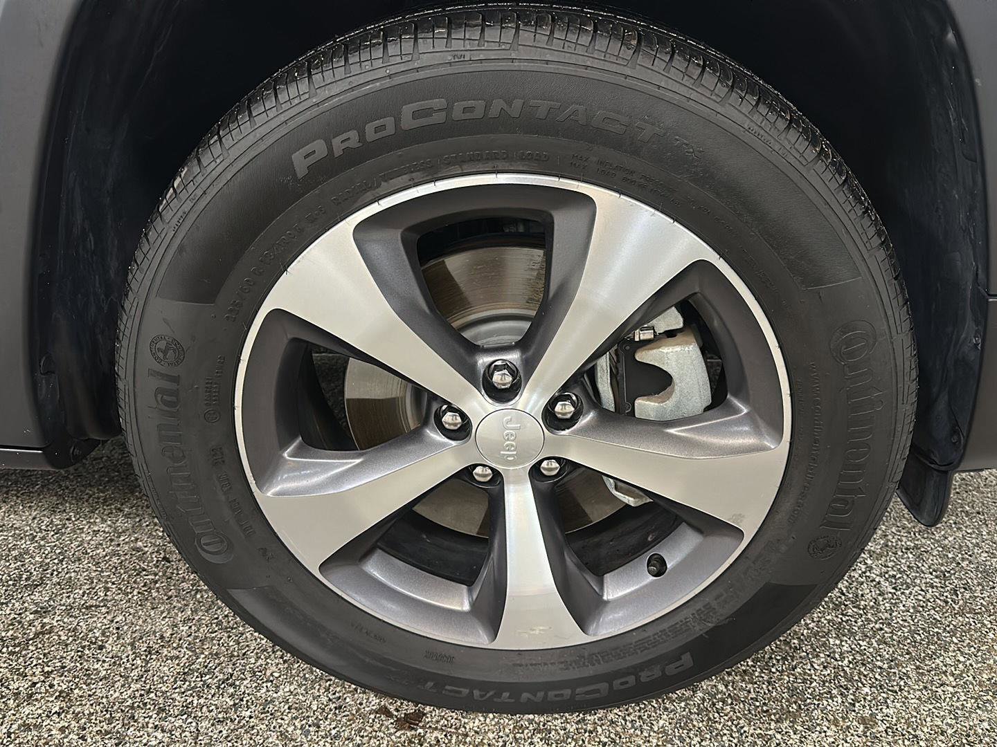 Certified 2022 Jeep Cherokee Limited AWD/4WD image 10