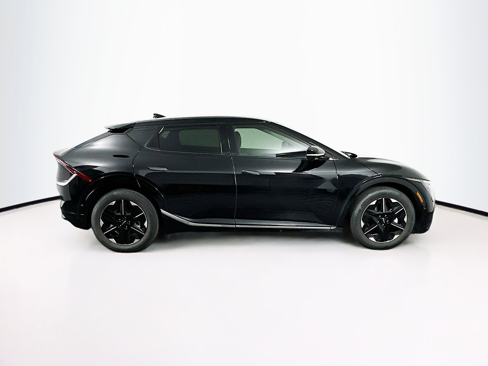 Used 2025 Kia EV6 Wind RWD image 10