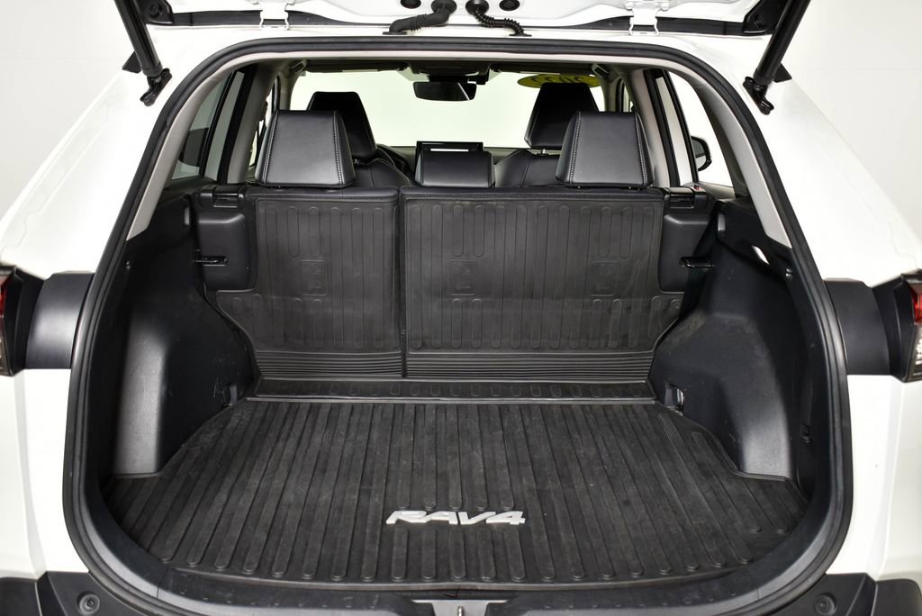 Certified 2022 Toyota RAV4 XLE Premium image 23