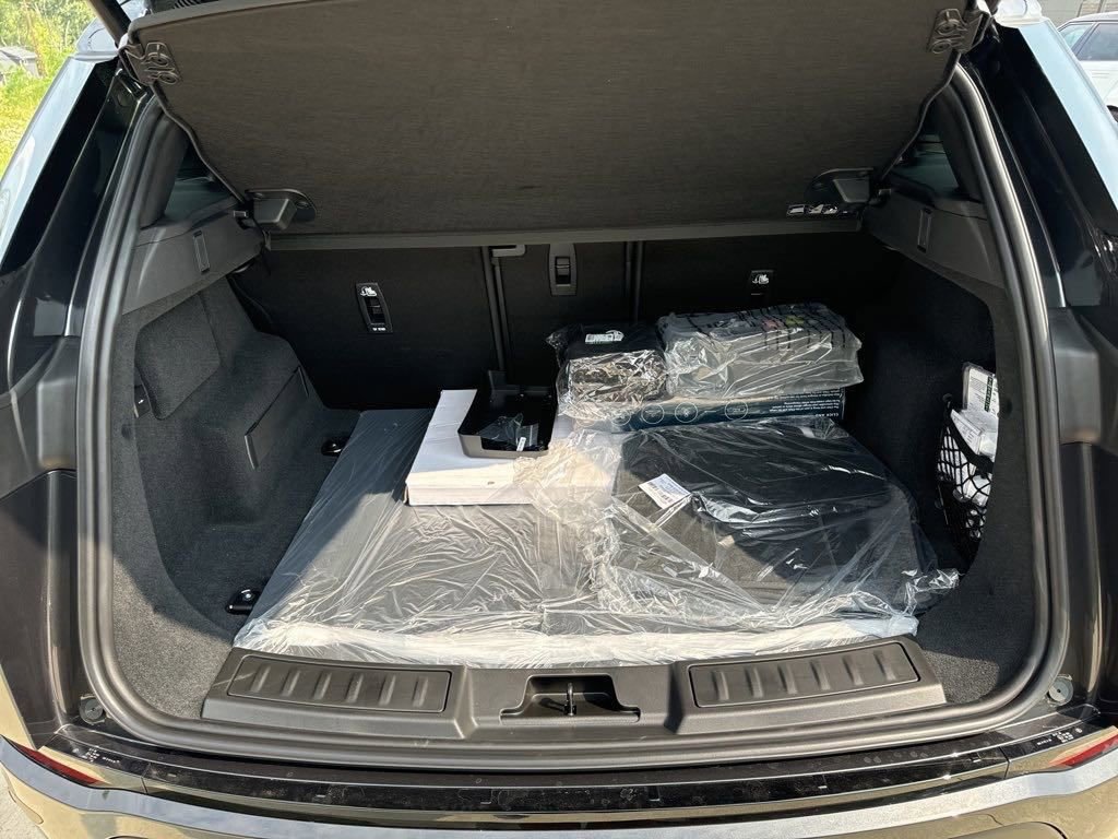 New 2025 Land Rover Range Rover Evoque S image 9