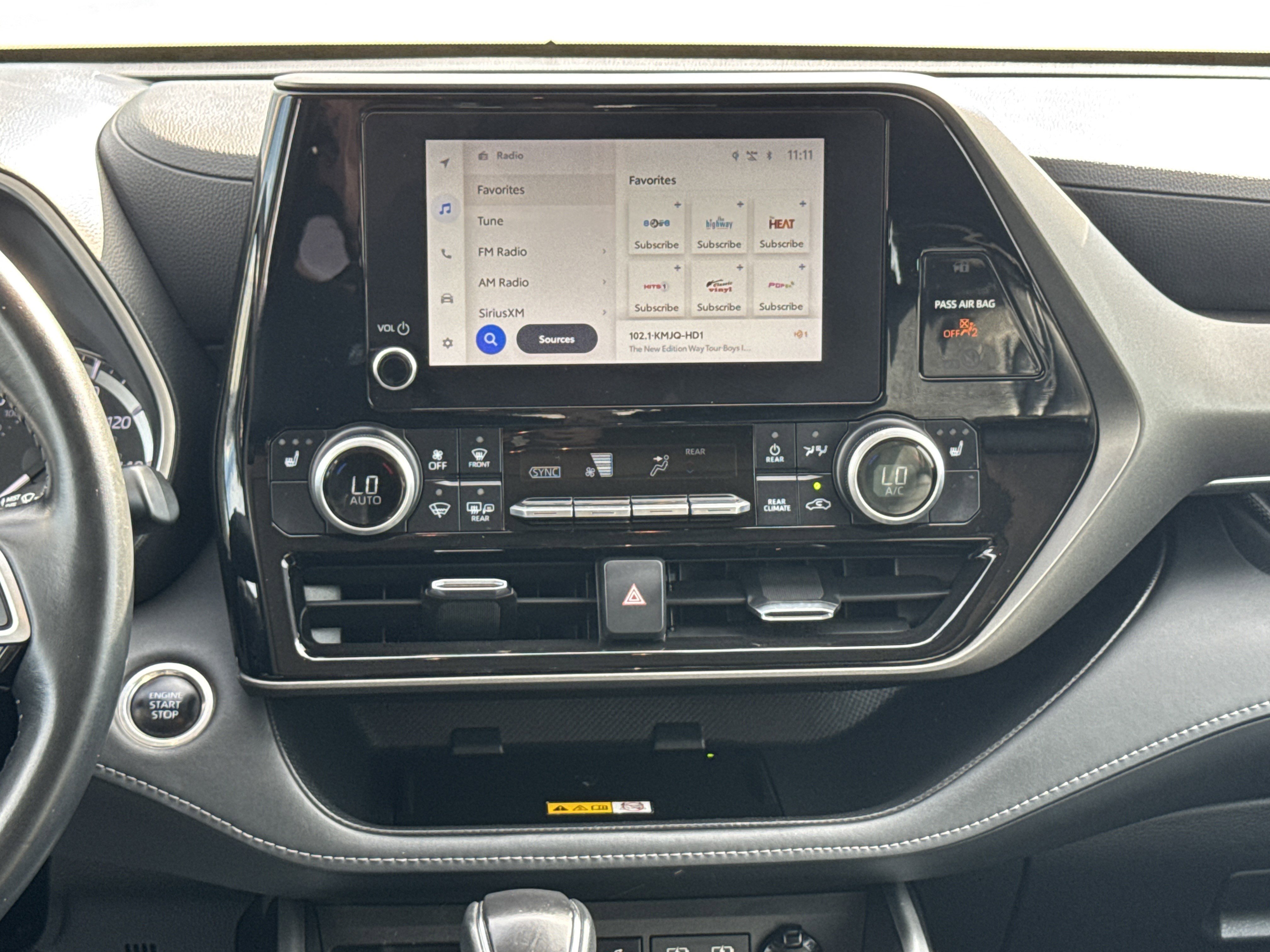 Used 2024 Toyota Highlander LE image 17