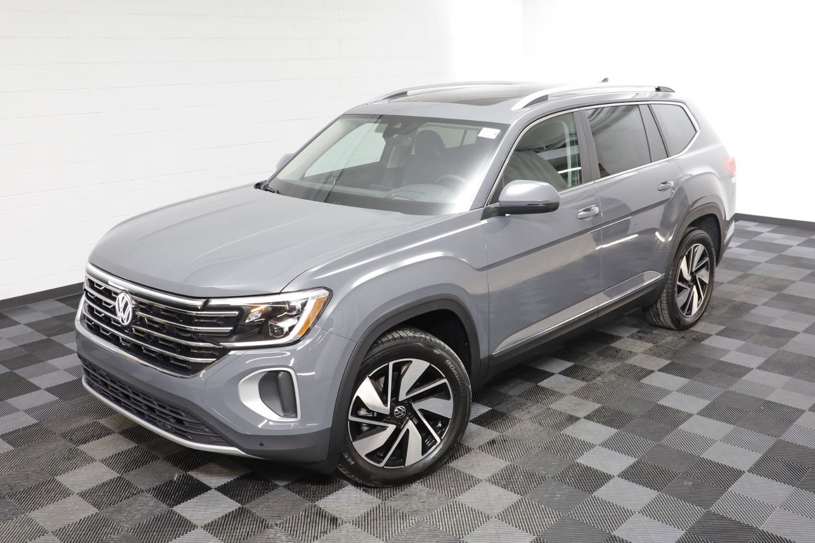 New 2026 Volkswagen Atlas SEL image 2