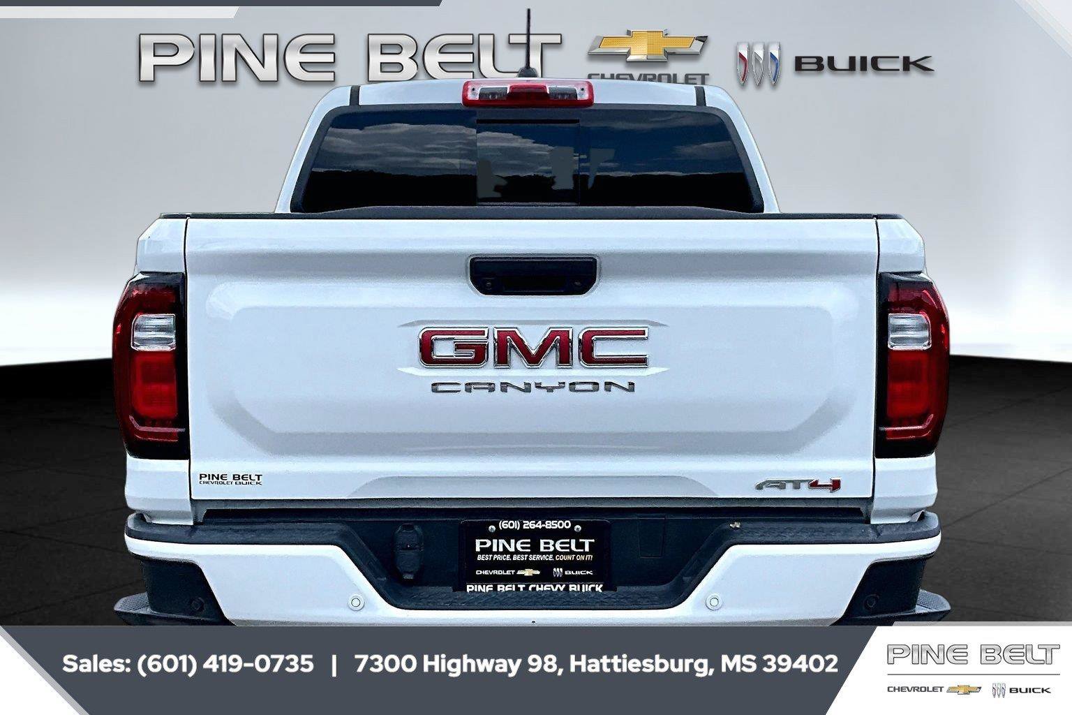 Used 2023 GMC Canyon AT4 w/ Technology Package AWD/4WD image 4