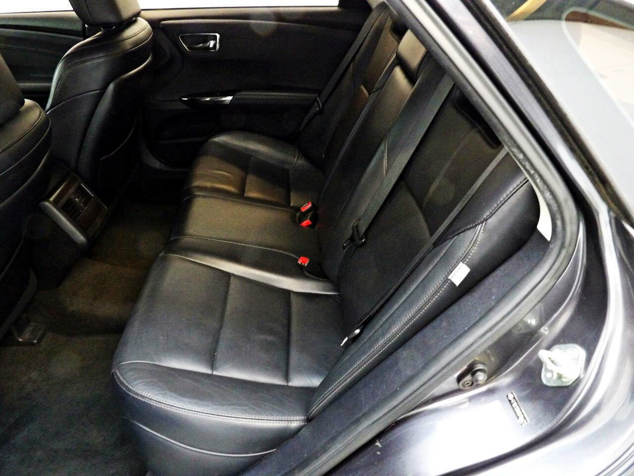 Used 2016 Toyota Avalon XLE FWD image 10