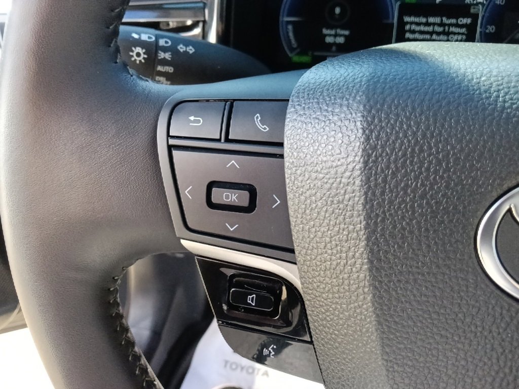 Used 2025 Toyota Camry XSE image 18