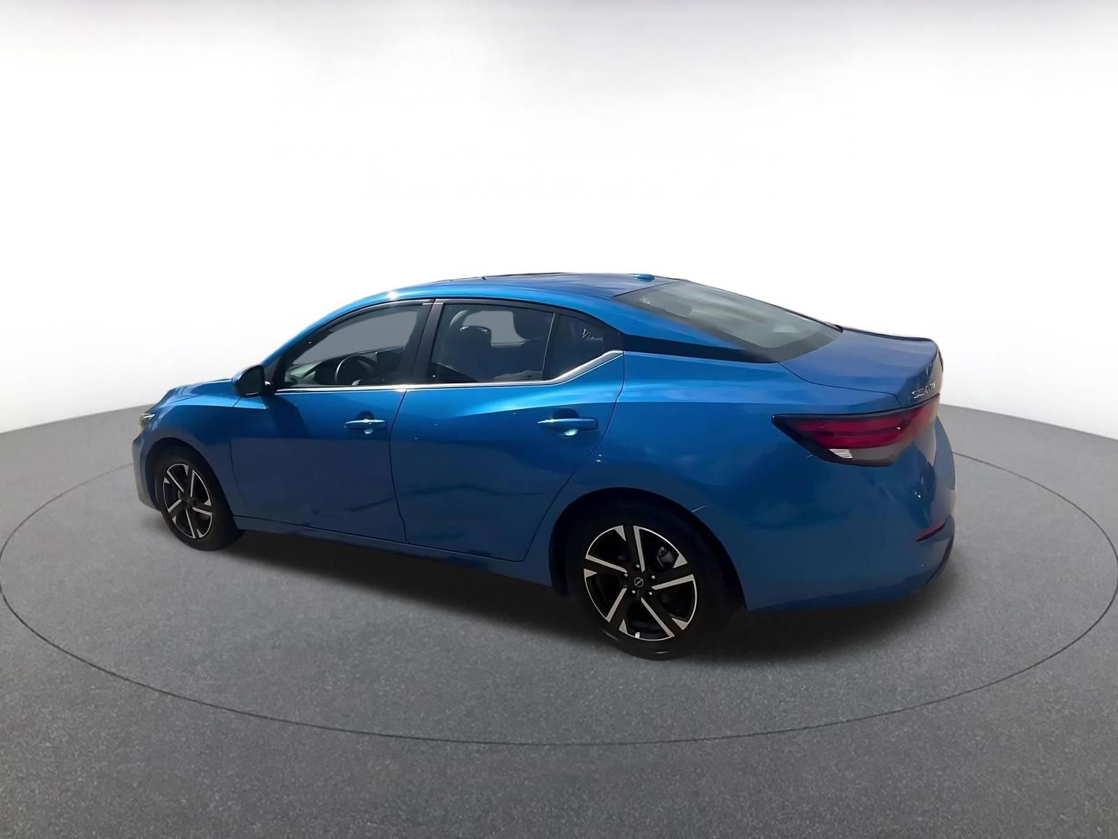 Used 2025 Nissan Sentra SV image 10