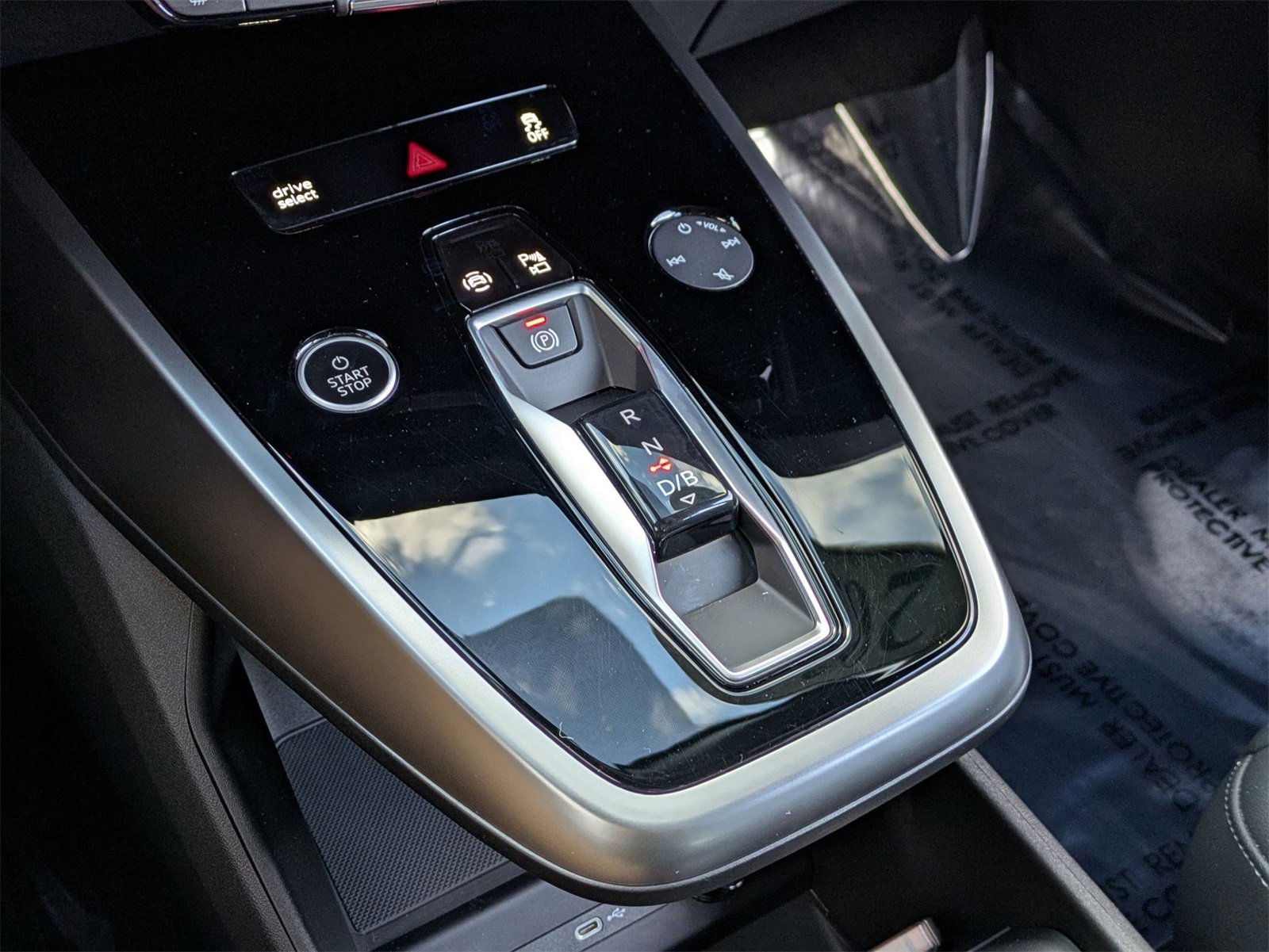 Used 2024 Audi Q4 e-tron Premium image 14