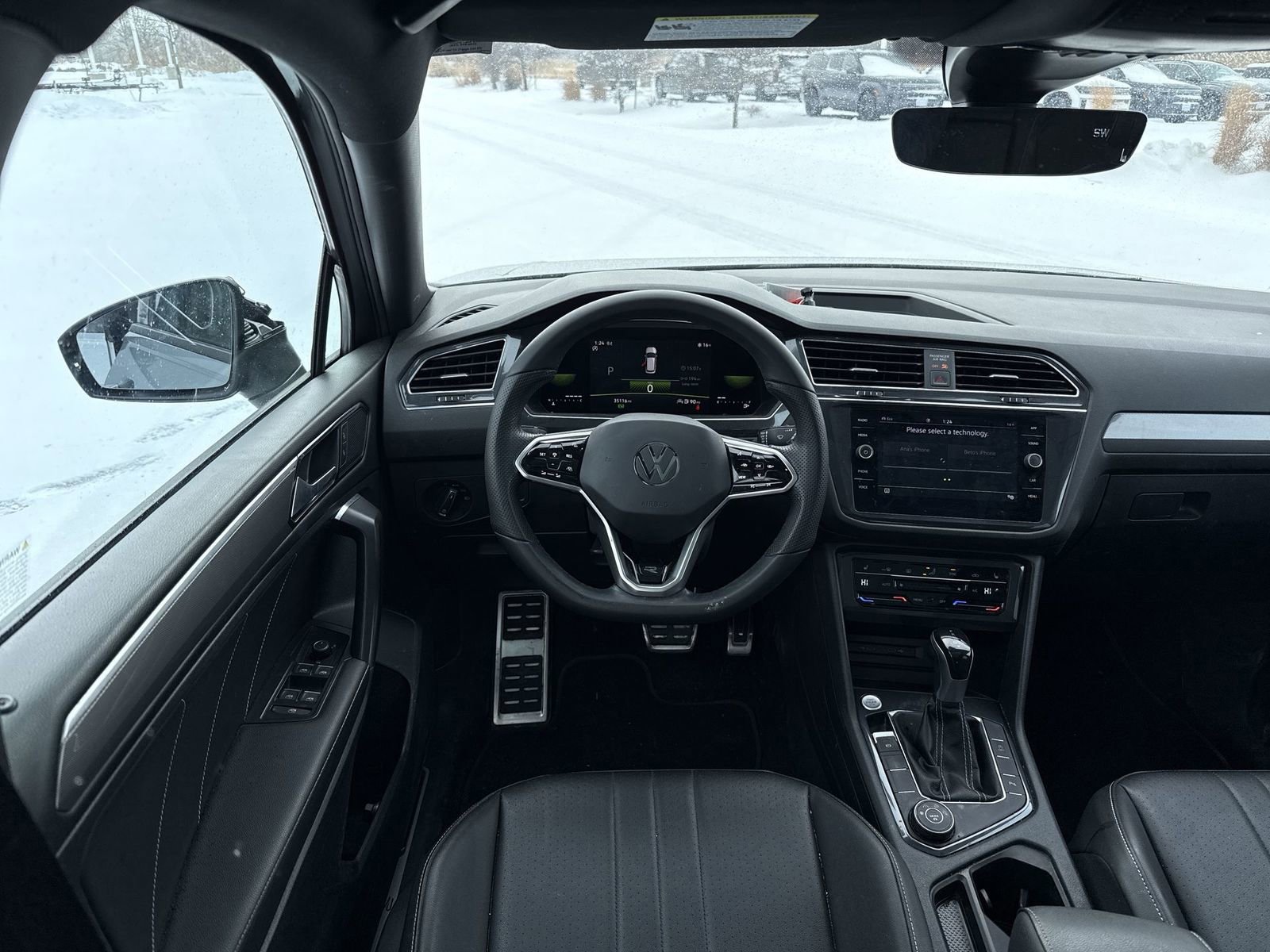 Used 2023 Volkswagen Tiguan SE R-Line image 11