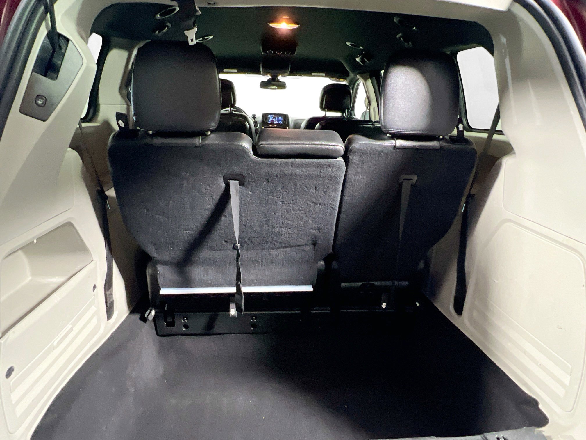 Used 2018 Dodge Grand Caravan SXT FWD image 33