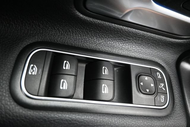 Used 2025 Mercedes-Benz CLA 250 4MATIC image 29
