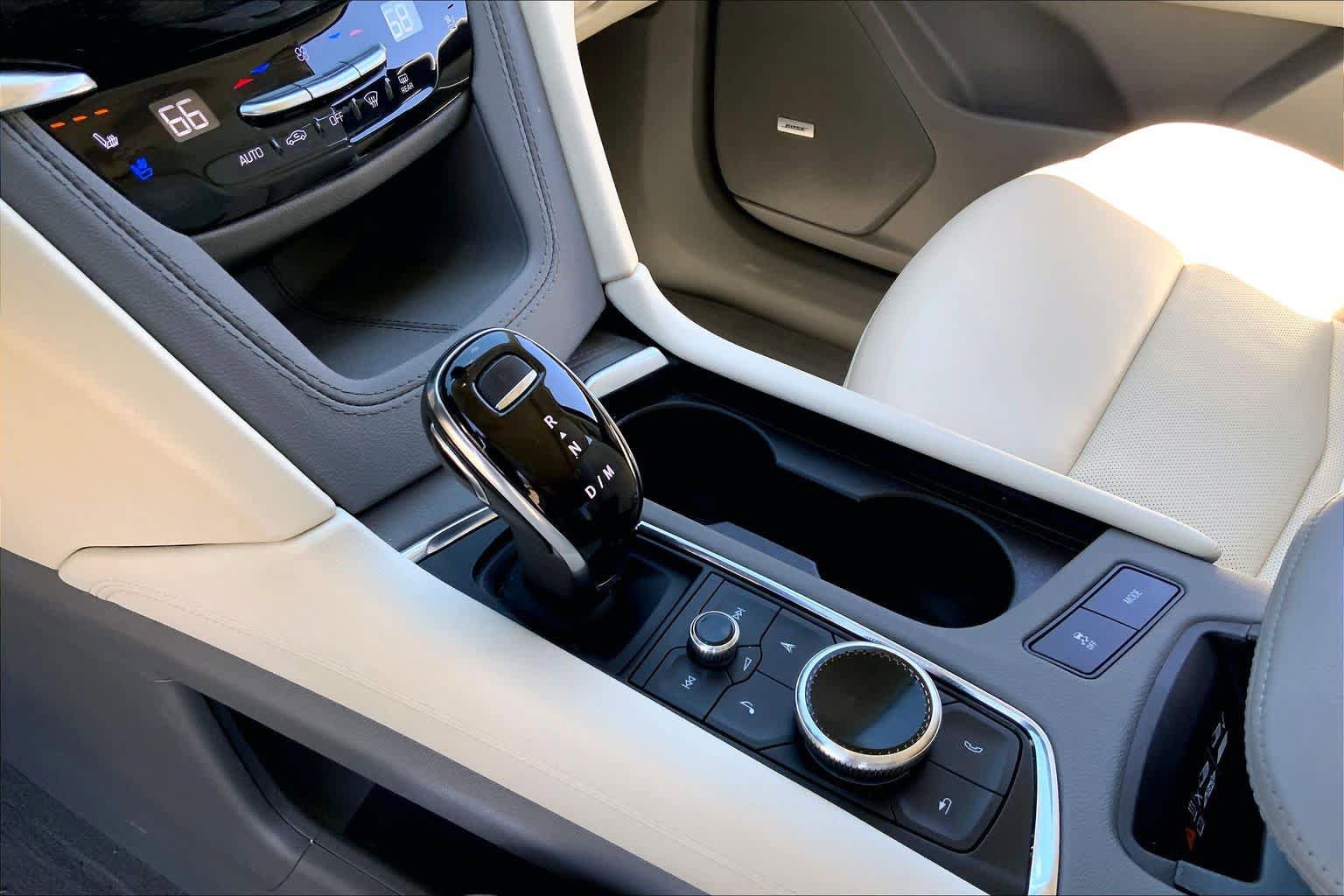 Used 2024 Cadillac XT6 Premium Luxury w/ Technology Package FWD image 16