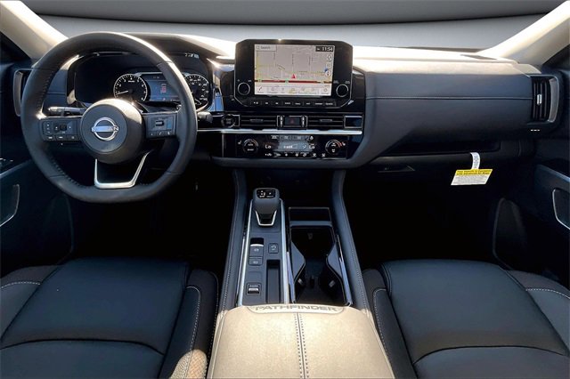 New 2025 Nissan Pathfinder SL image 5