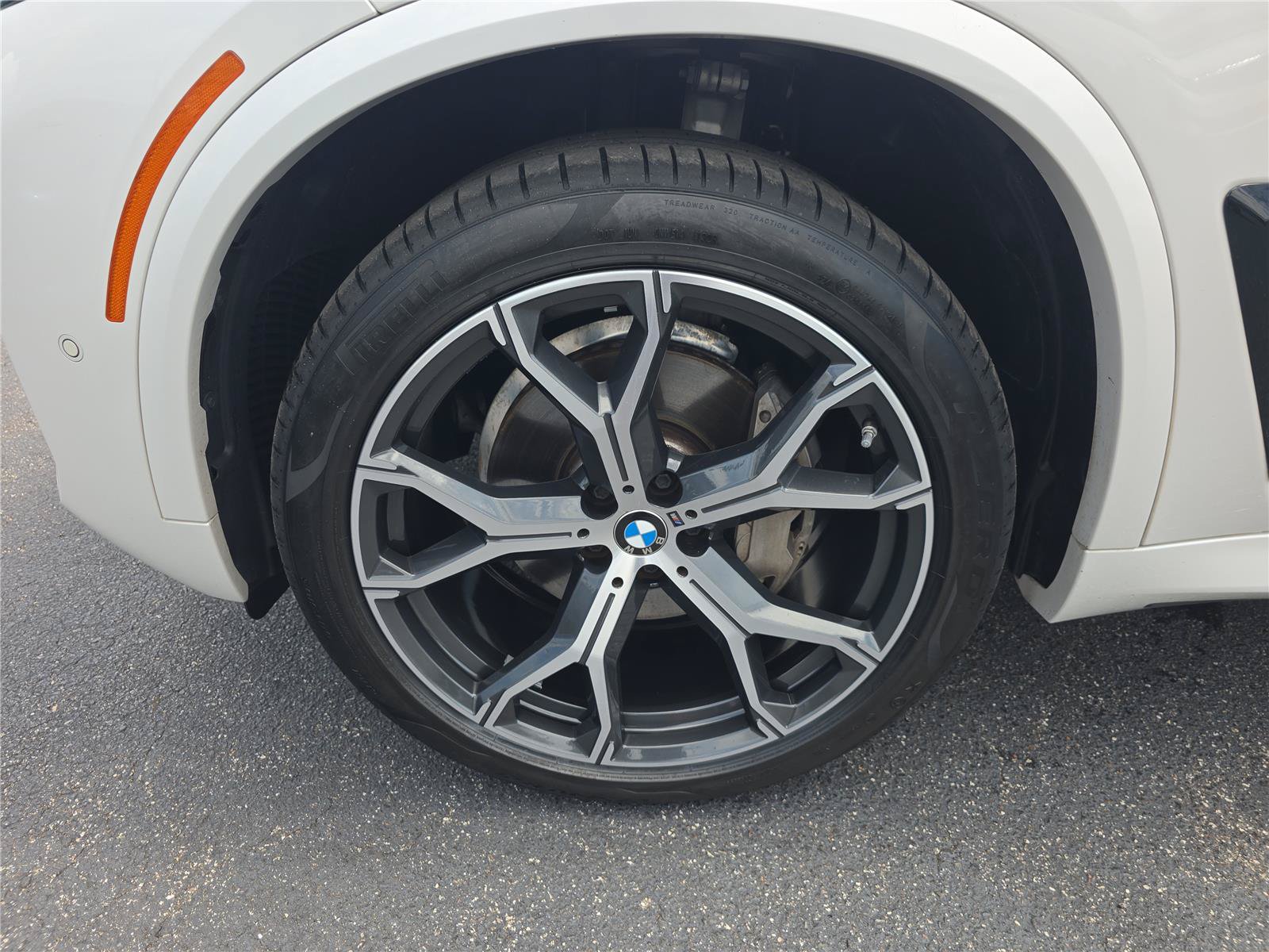 Certified 2024 BMW X5 xDrive40i w/ M Sport Package AWD/4WD image 8