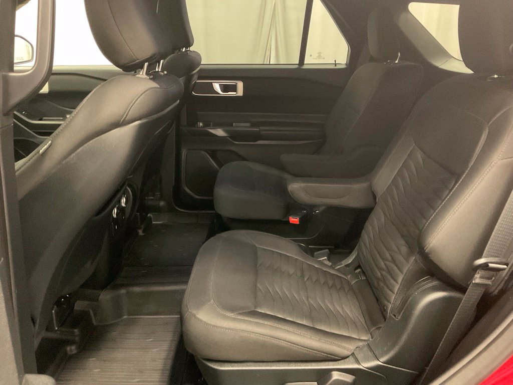 Used 2020 Ford Explorer XLT w/ Comfort Package AWD/4WD image 32