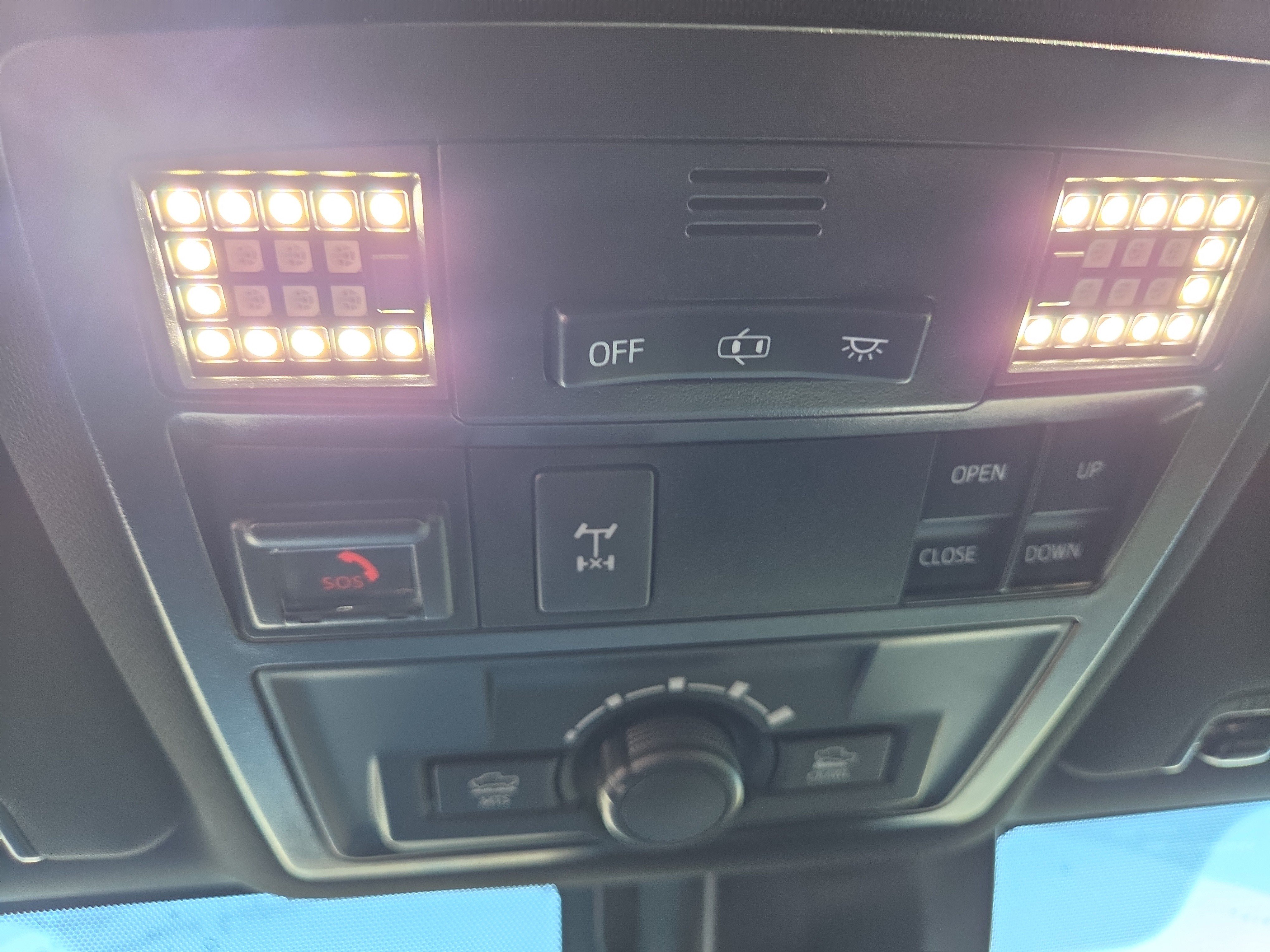 Used 2021 Toyota Tacoma TRD Off-Road w/ TRD Premium Off Road Package AWD/4WD image 10