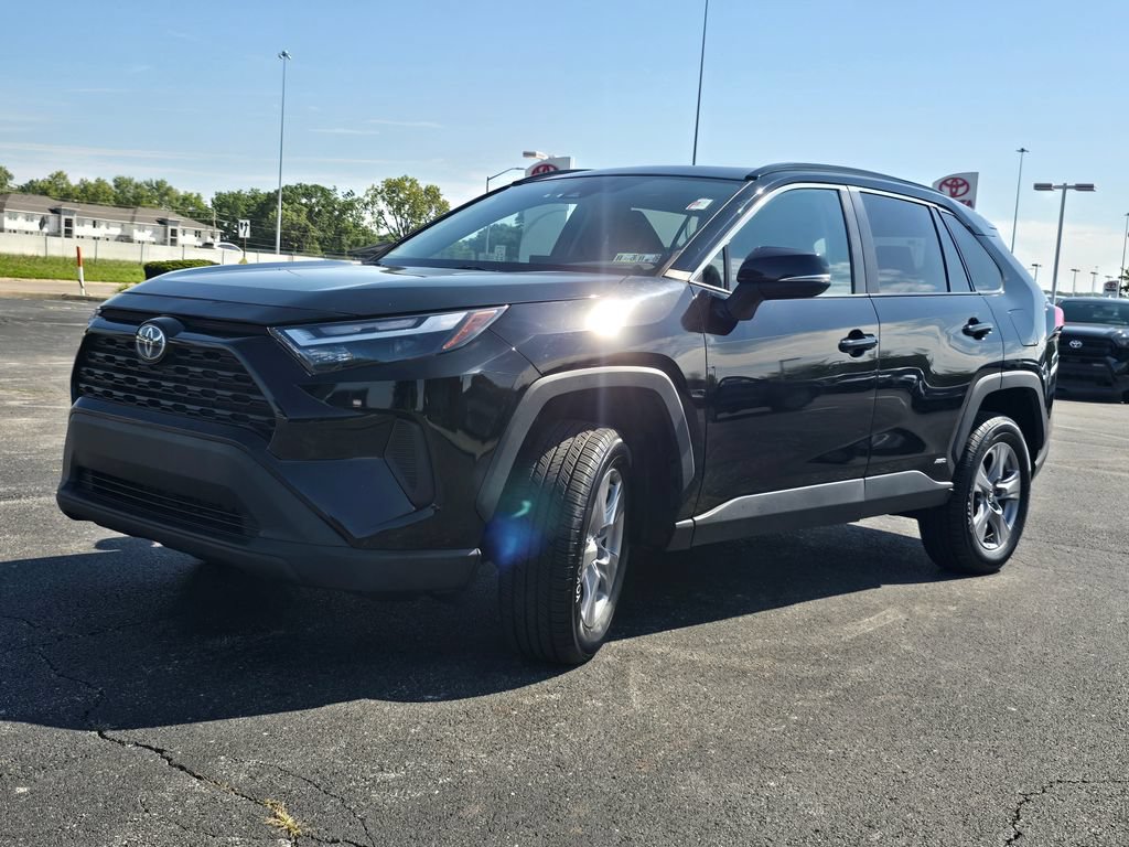 Certified 2022 Toyota RAV4 XLE w/ Convenience Package AWD/4WD image 12