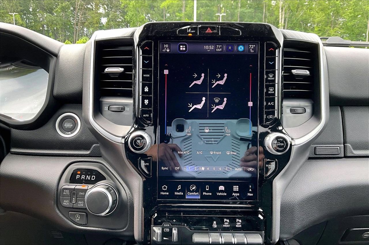 New 2026 RAM 1500 4x4 Crew Cab image 17