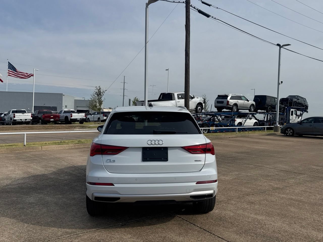 Used 2020 Audi Q3 2.0T Premium w/ Convenience Package AWD/4WD image 17