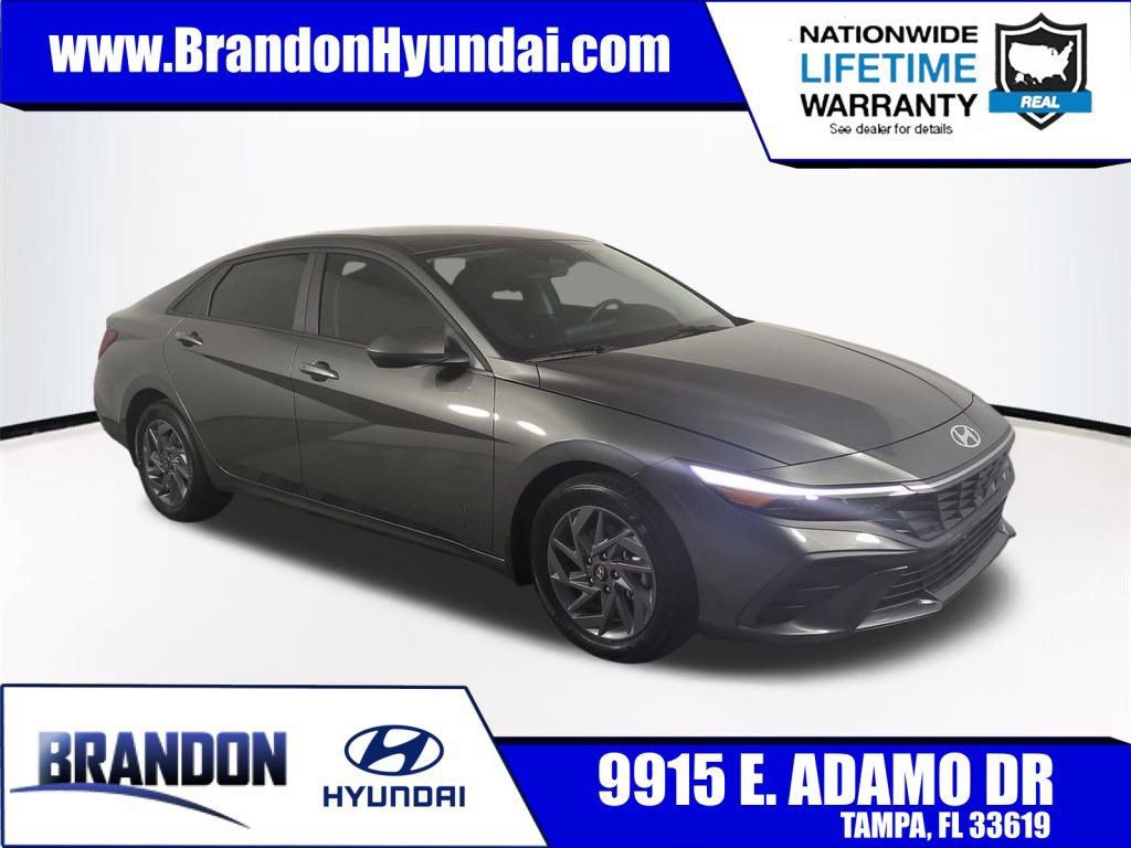 Used 2025 Hyundai Elantra Hybrid FWD image 1