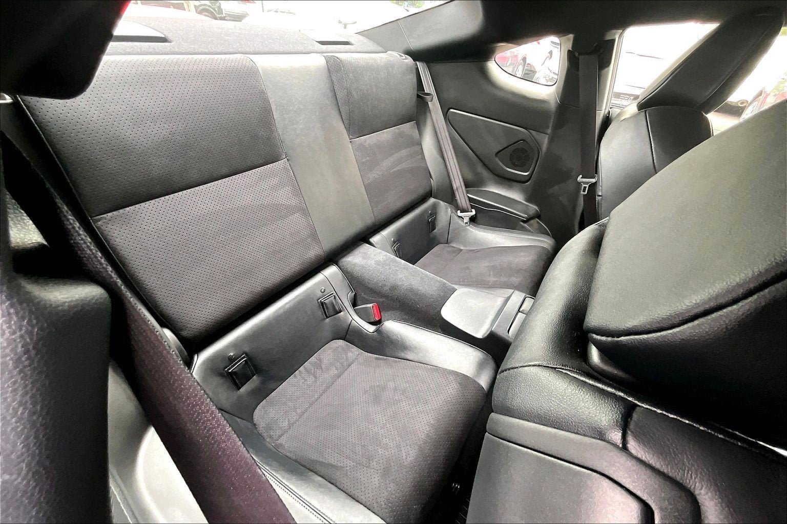 Used 2025 Toyota GR86 Premium w/ Performance Package RWD image 25